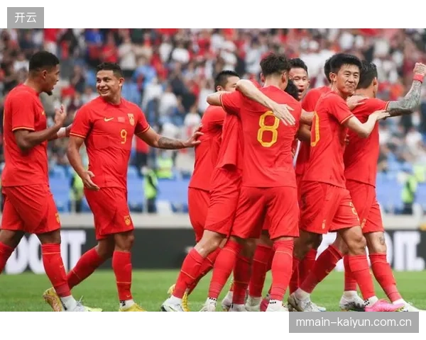 韩国队在4月最新FIFA排名中位列世界第25、亚洲第三，落后于日本（第18位）和伊朗（第21位）。